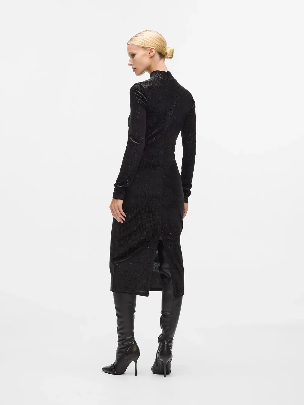 karl lagerfeld long black dress Karl Lagerfeld Paris Women's Sleeveless Scoop Neck A-Line Maxi Dress with Rope Belt, Black, 2 at Amazon Women's Clothing store